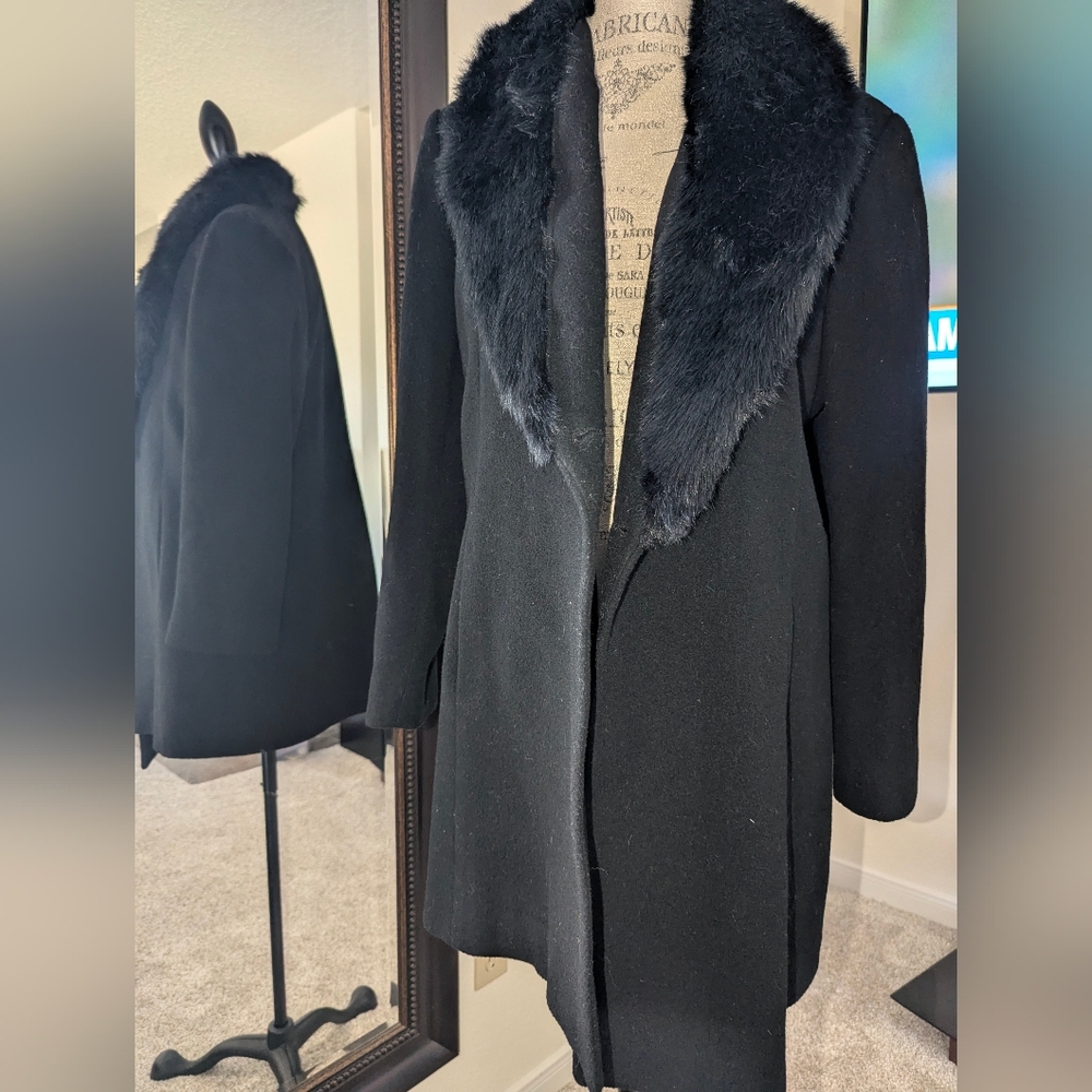 Elegant Black Pea Coat with Faux Fur Trim Size Large